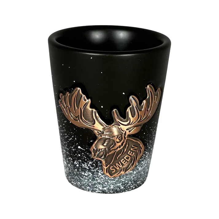 Schnapsglas Schwarzer Elch mit Metallplakette